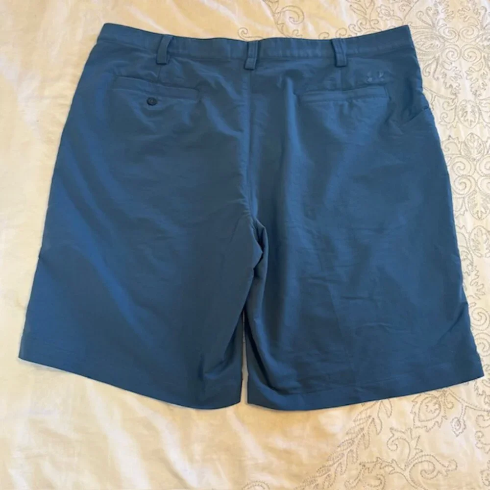 Men’s Under Armour Heat gear Casual Golf Shorts Size 42 Blue